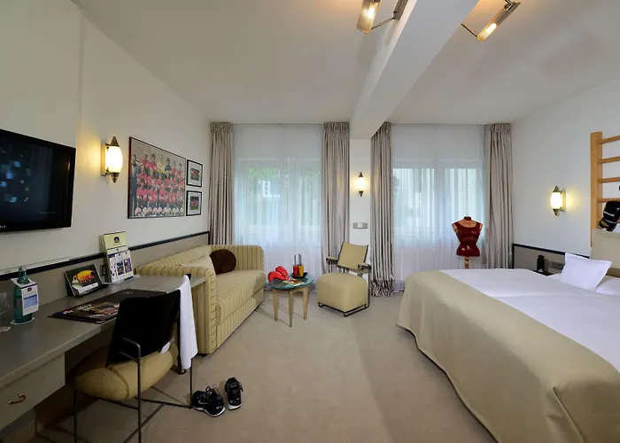 Отель Western Premier Parkhotel Kronsberg