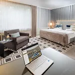 Western Premier Parkhotel Kronsberg 4*