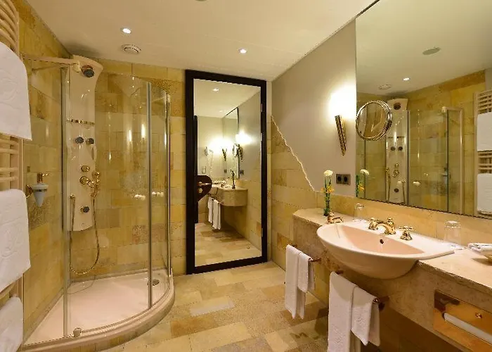 酒店 康斯柏格西佳高级公园酒店 4*