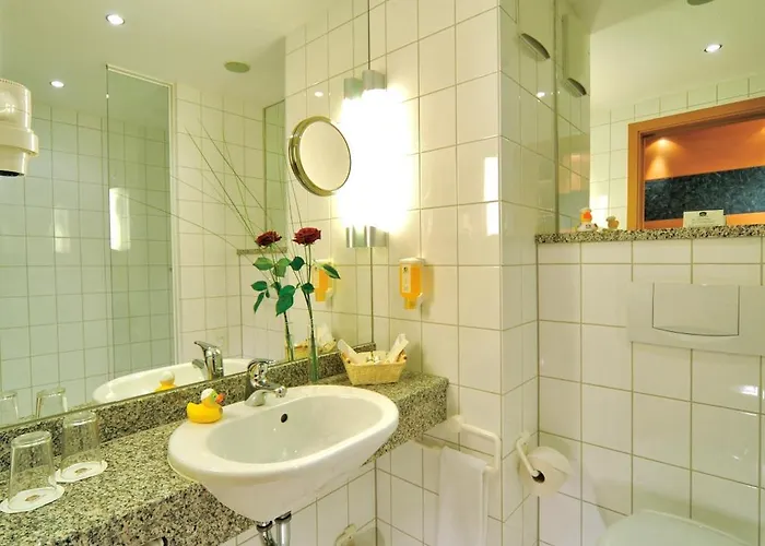 康斯柏格西佳高级公园酒店 4*