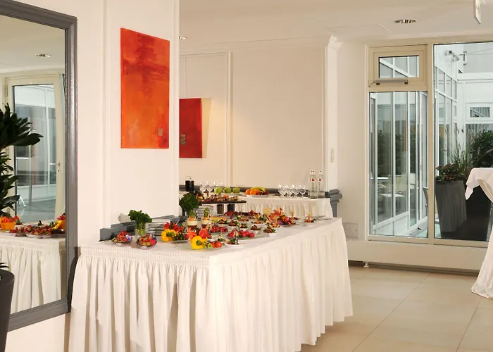 康斯柏格西佳高级公园酒店