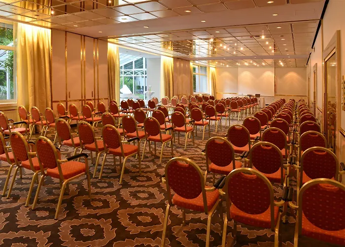 康斯柏格西佳高级公园酒店 酒店