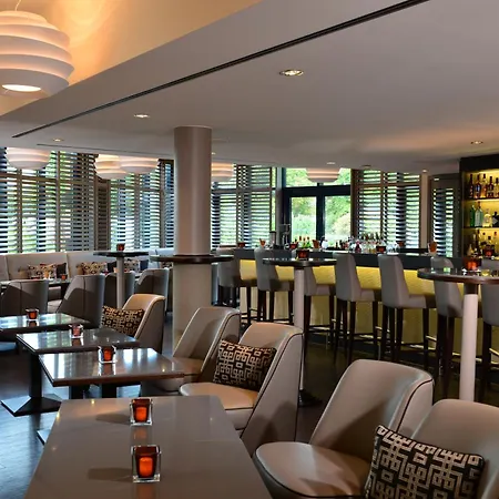 康斯柏格西佳高级公园酒店 4*