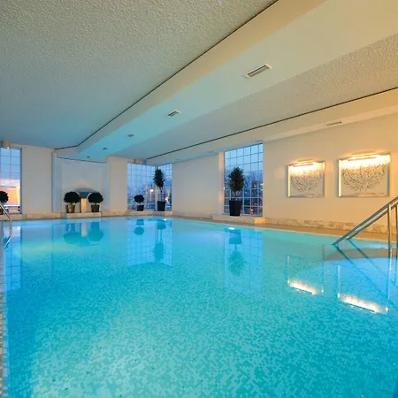 Western Premier Parkhotel Kronsberg Otel 4*